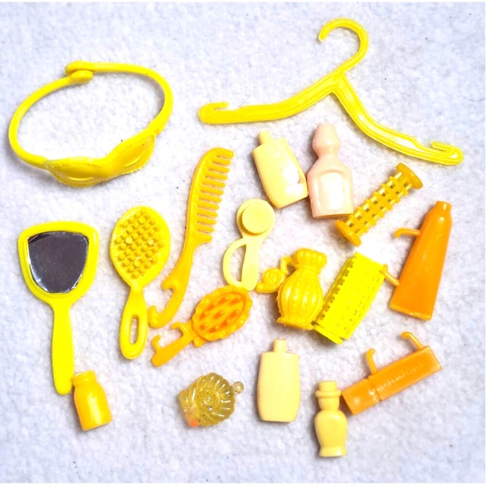 Barbie Size Vintage Accessories Lot Yellow Bathroom Bedroom Miniature Toys